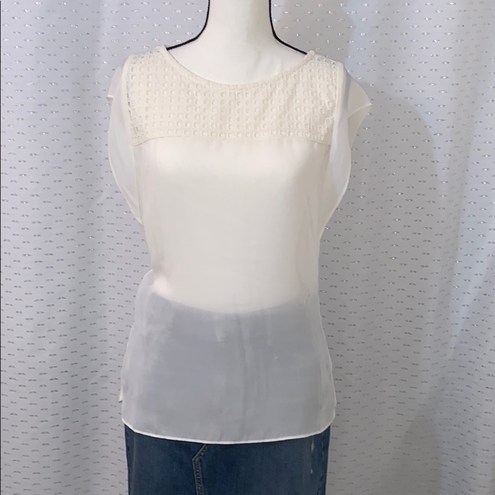 Sleeveless round neck top - Picture 2 of 9